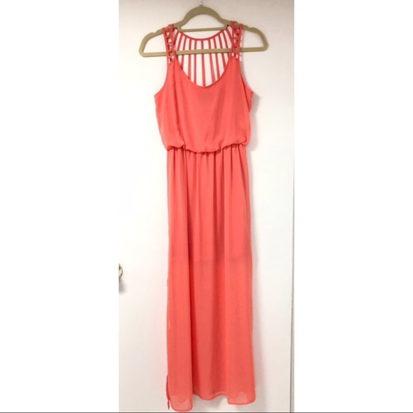 Socialite Dresses & Skirts - 💥Socialite Coral Sleeveless Side Slits Maxi Dress